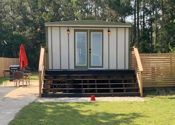 Field Quarters *